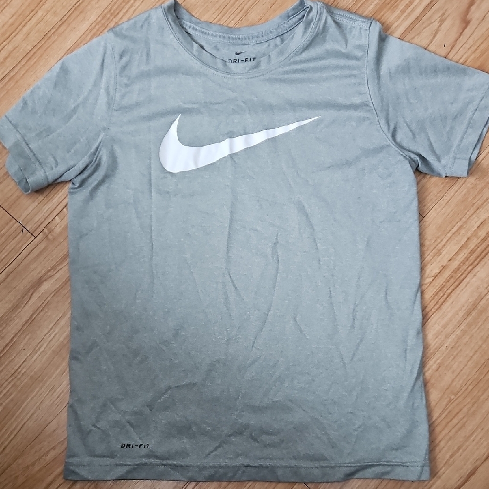 Nike Boys Size Medium Dri-fit Shirt